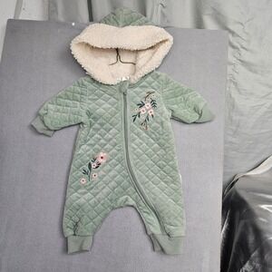 Tahari Baby 0-3M Sage Green Quilted Sherpa Hooded Floral Embroidered Romper